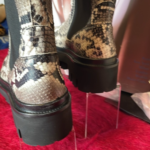 ALL SAINTS BILLIE 100% LEATHER SNAKE EMBOSSED CHELSEA BOOT GREY & BLACK SIZE 10 - Picture 6 of 15